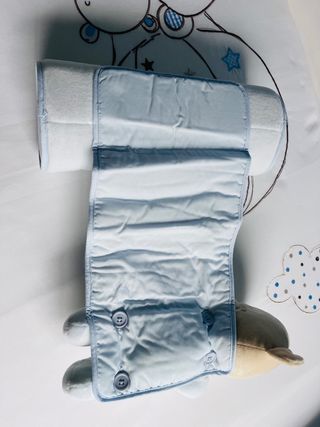 Cojín antivuelco y espiral sonajero bebé TUC TUC