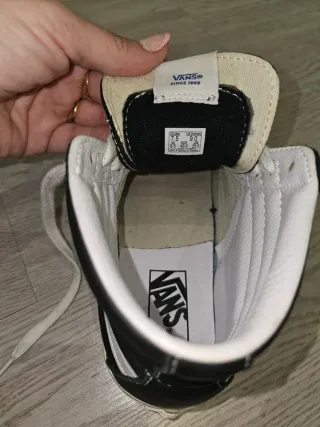 Zapatillas Vans SK8-Hi Negras y Blancas