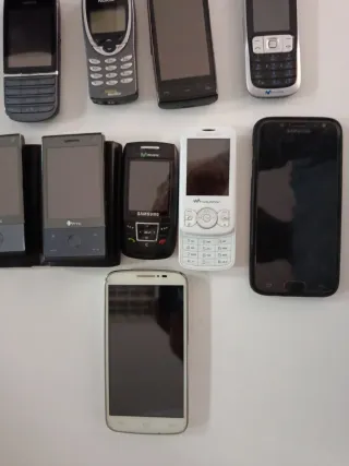 Lote de teléfonos móviles 10 unidades sin cargador