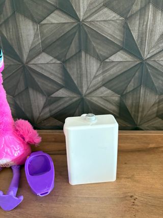 Flamenco Little Live Pets con orinal