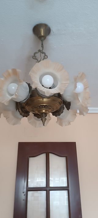 Lámpara de techo en bronce con tulipas