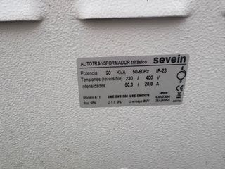 Autotransformador trifásico