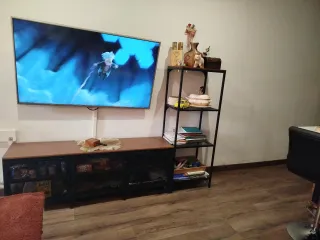 Mueble bajo y estantería salón comedor