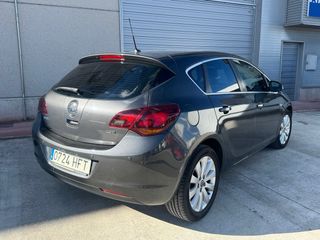 Opel Astra 2011