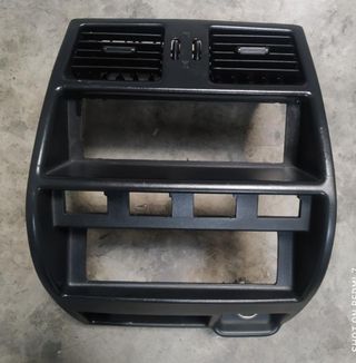 Consola Central Terrano II (1998) con Aireadores