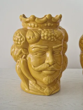 Coppia Vasi Testa di Moro in Ceramica Gialla