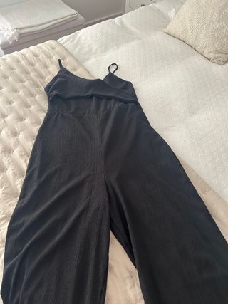 Mono negro Stradivarius solo usado una vez