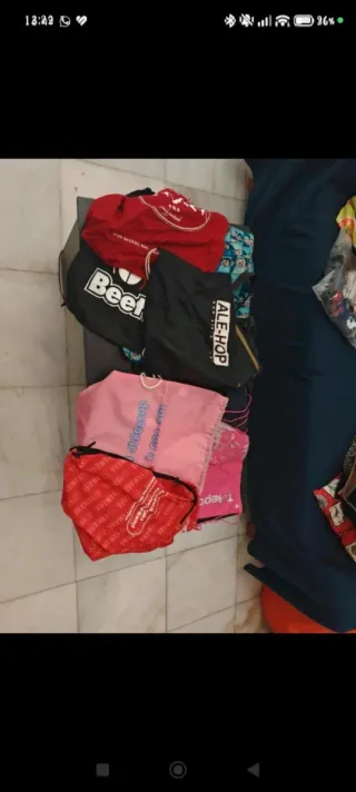 Lote variado de accesorios y cosméticos