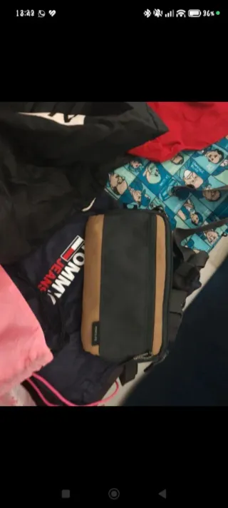 Lote variado de accesorios y cosméticos