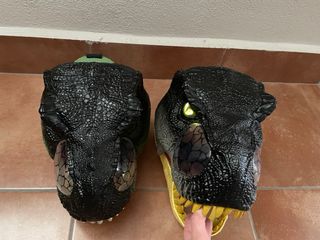Máscaras de dinosaurio con sonido y luz