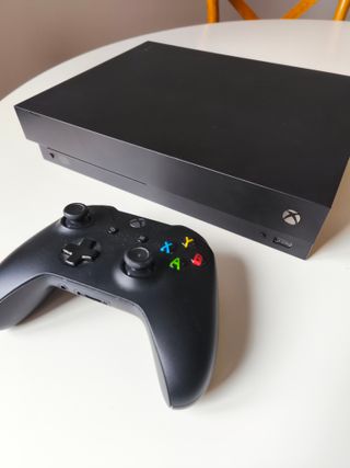 Xbox One X negra