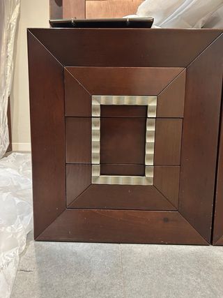 Cabecero  de madera y mesillas de noche de madera