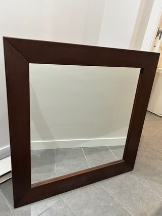 Cabecero  de madera y mesillas de noche de madera