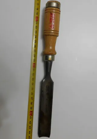 Gubia y formón, 26 y 30 mm