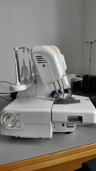Máquina remalladora DONNA 1100