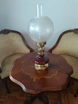 Lámpara de mesa antigua