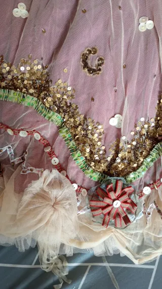 Falda tul y lentejuelas doradas y rosas