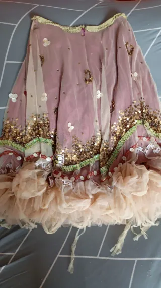 Falda tul y lentejuelas doradas y rosas