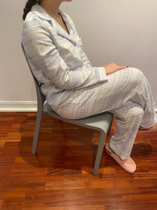 Sedie grigie in plastica