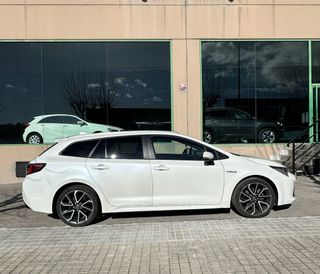 Toyota Corolla 2.0 180H FEEL! E-CVT TOURING SPORT