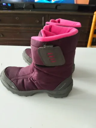 Botas de nieve moradas para niña