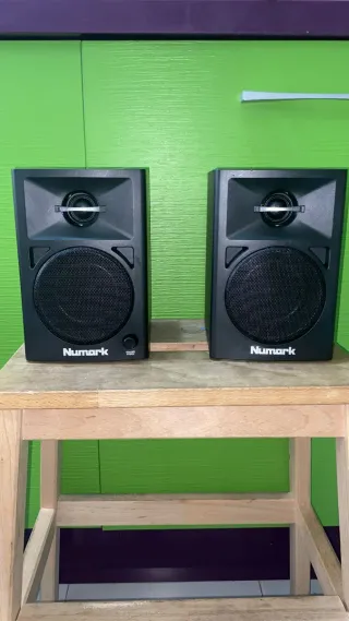 Altavoz Numark Negro