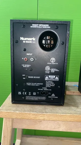Altavoz Numark Negro