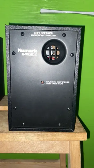 Altavoz Numark Negro