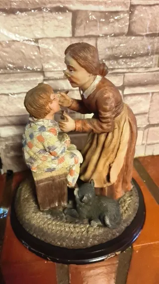 Figura vintage de resina.