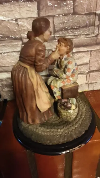 Figura vintage de resina.