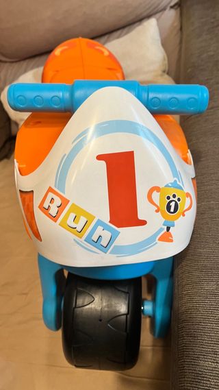 Moto infantil Infant Planet. Nueva! Nunca usada.