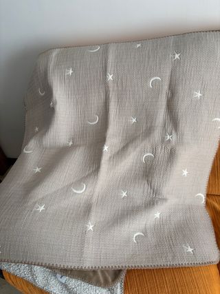 Manta Cuna Bebe Estrellas y Lunas SIN ESTRENAR