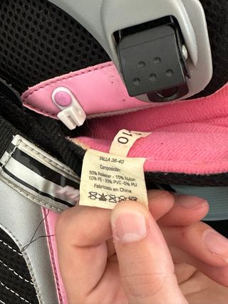 Patines en línea rosas y negros