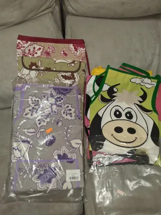 Delantales de tela con estampado floral