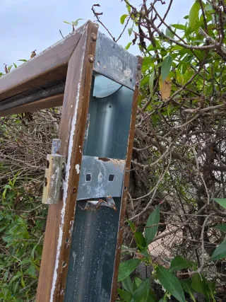 Puerta seguridad &2 ventanas PVC Persiana+Mosquite