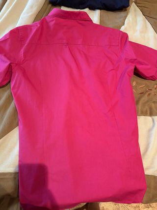 Camisa rosa de manga corta