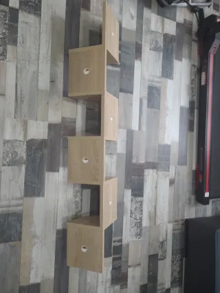 Estantería moderna de madera