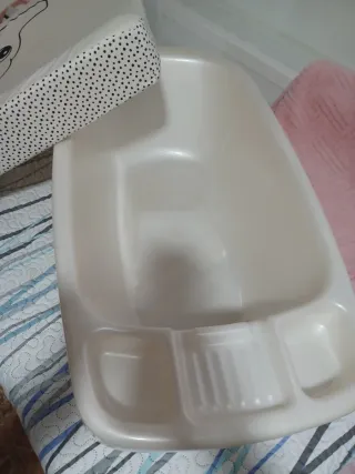 Cambiador y bañera para bebé