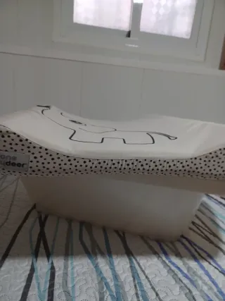 Cambiador y bañera para bebé