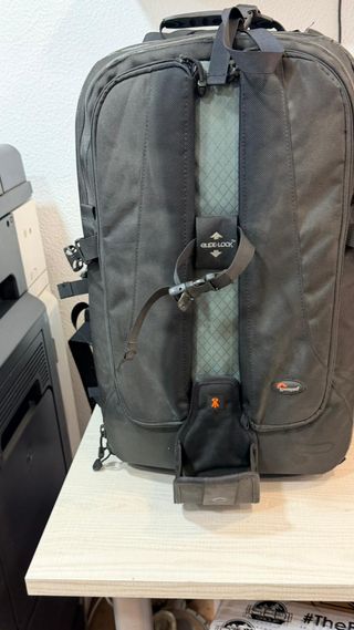 Panasonic AG-UX180 4K Leica + Lowepro