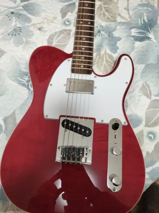 Squier Telecaster FSR Roja