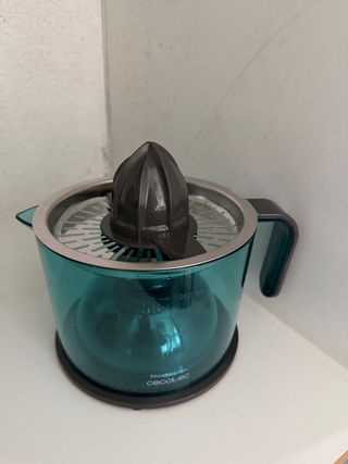 Exprimidor Cecotec ZitrusEasy Inox
