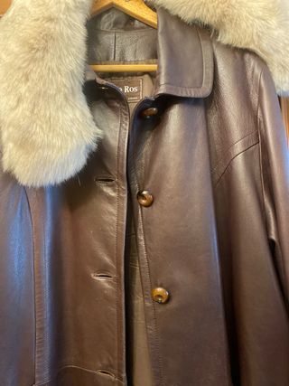 Chaquetón de piel marrón