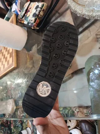 Zapatillas Michael Kors Plata y Blanco