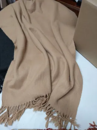 Bufandas grandes beige y rojo