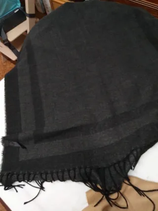 Bufandas grandes beige y rojo