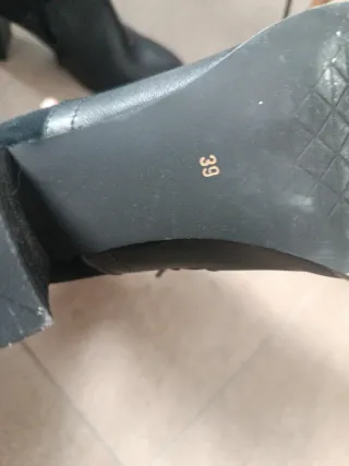 Botines negros de tacón