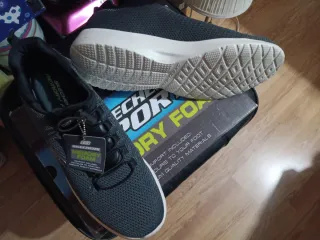 Skechers Memory Foam Talla 44 / 10.5 nuevas