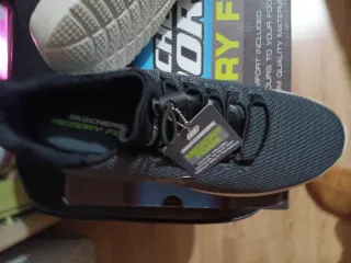 Skechers Memory Foam Talla 44 / 10.5 nuevas