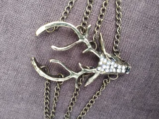 Pulsera latón con cabeza de ciervo